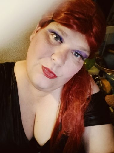 Sexslut tilbyder gangbangs, herrefroster, lige på, sandwich (dp anal) og efter tur  i Århus og omegn