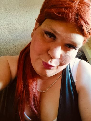 Sexslut tilbyder gangbangs, herrefroster, lige på, sandwich (dp anal) og efter tur  i Århus og omegn